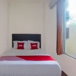 Oyo 92714 Miracle Kost