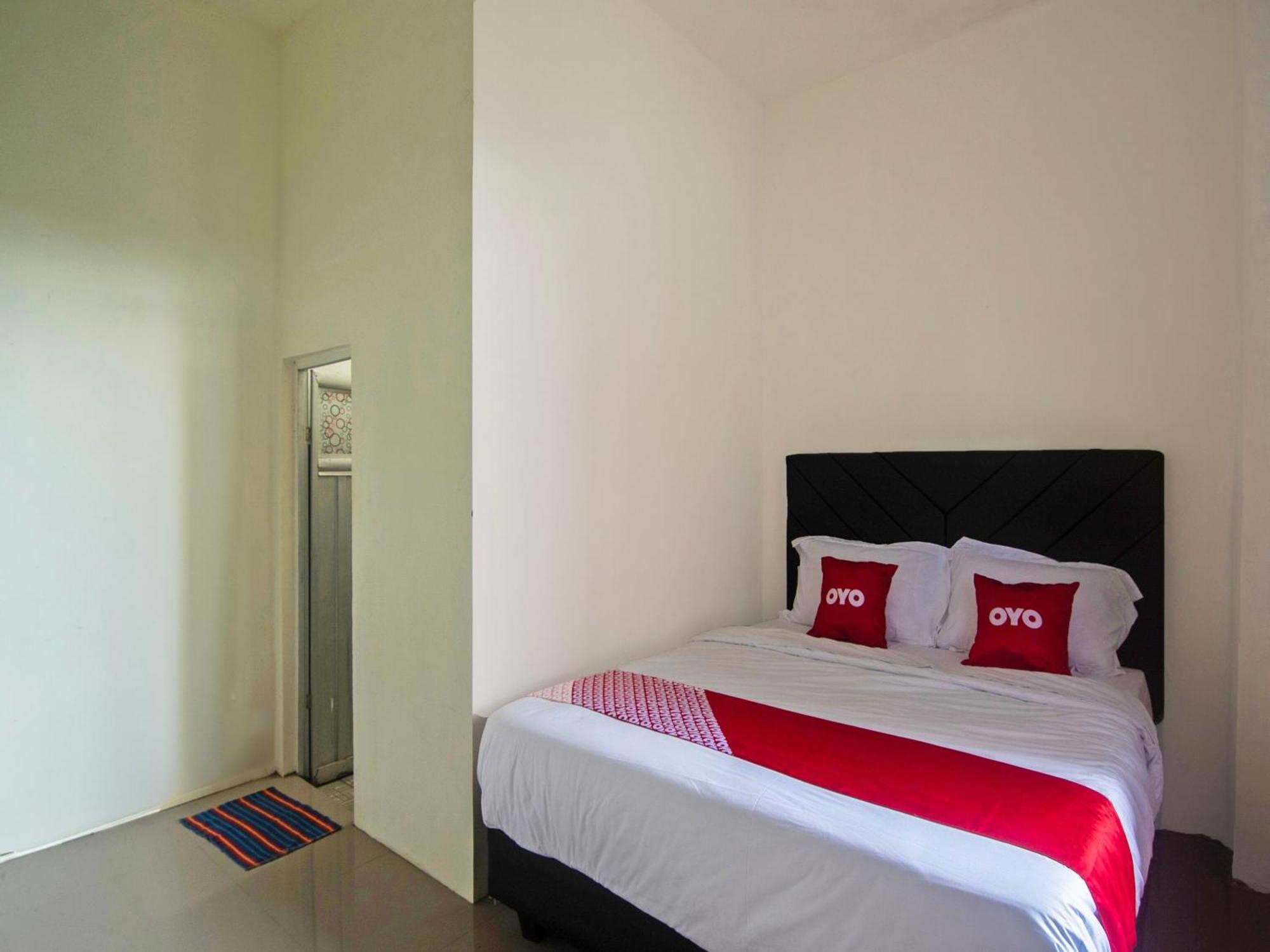 Oyo 92714 Miracle Kost
